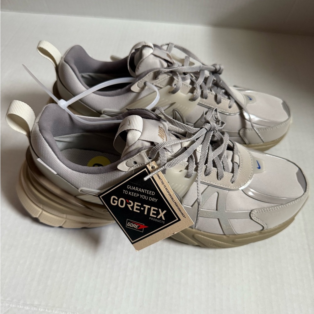 Nike Women's V2K GORE-TEX Shoes